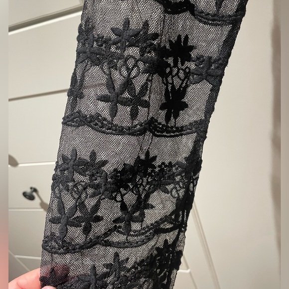 Beautiful lace top Tristan - Picture 2 of 5